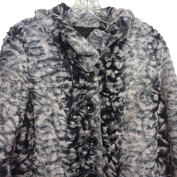 Multiples Women’s white black Plush Jacket size M Faux Fur Textured Button front - Picture 6 of 13